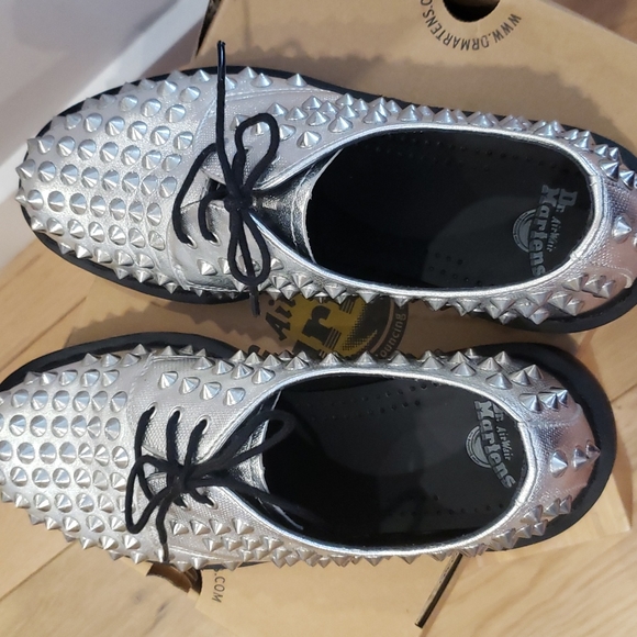 Like new rare w/box Harlen studded silver spikes Dr Martens sz 8 - Picture 9 of 9